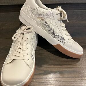 DV by Dolce Vita Harryson Helix Lace Sneaker 9